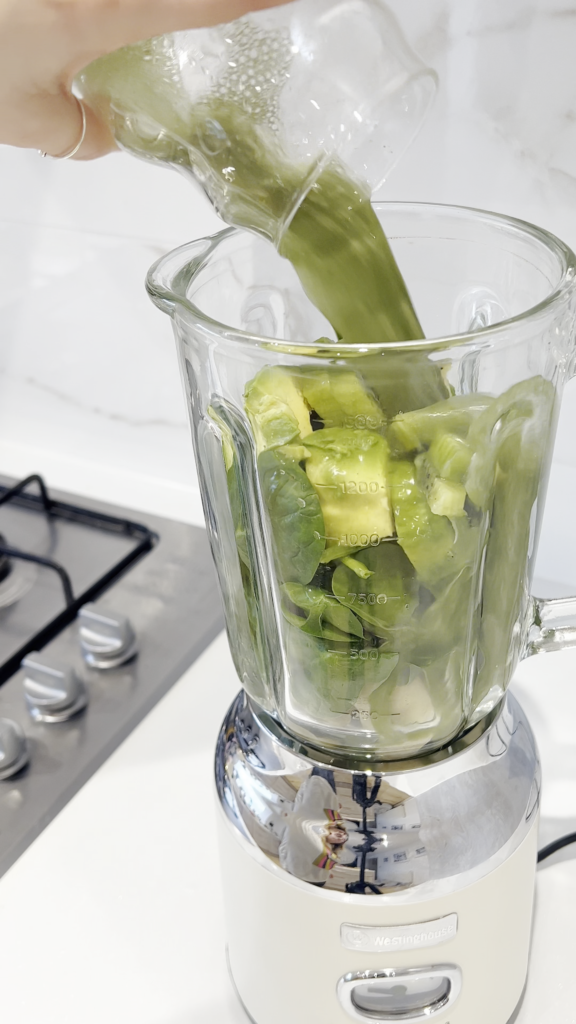 Super Greens blend, fruit and veg in blender