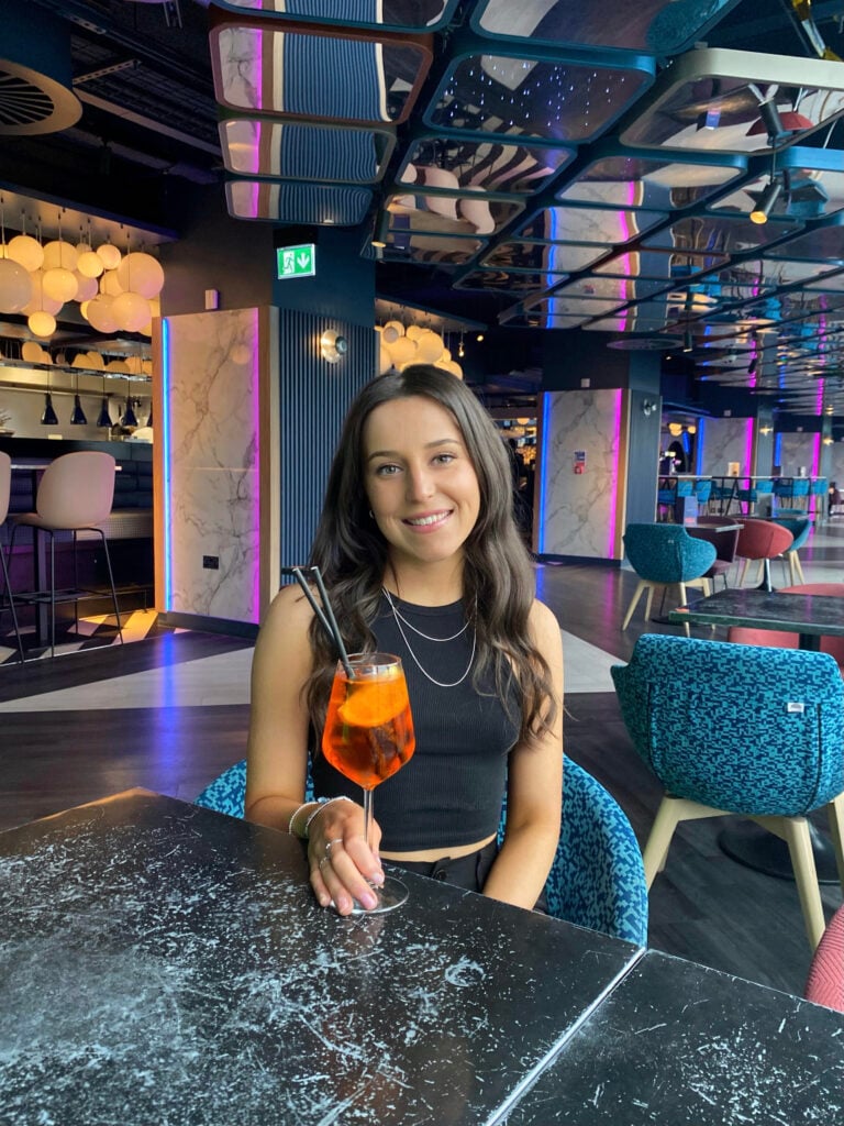 Coeliac: Hayley of "Glasgow Grazers" in a resturaunt